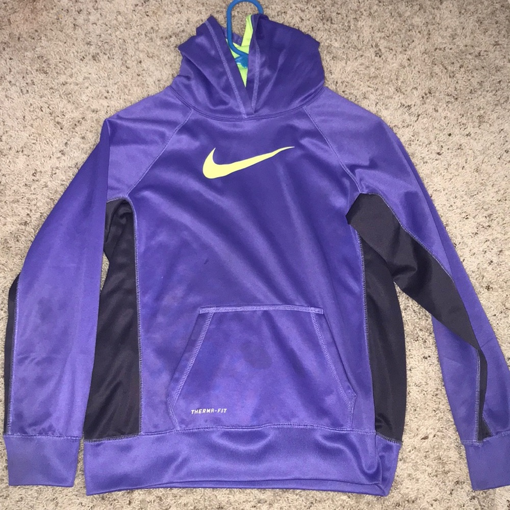 Nike therma-fit sweatshirt